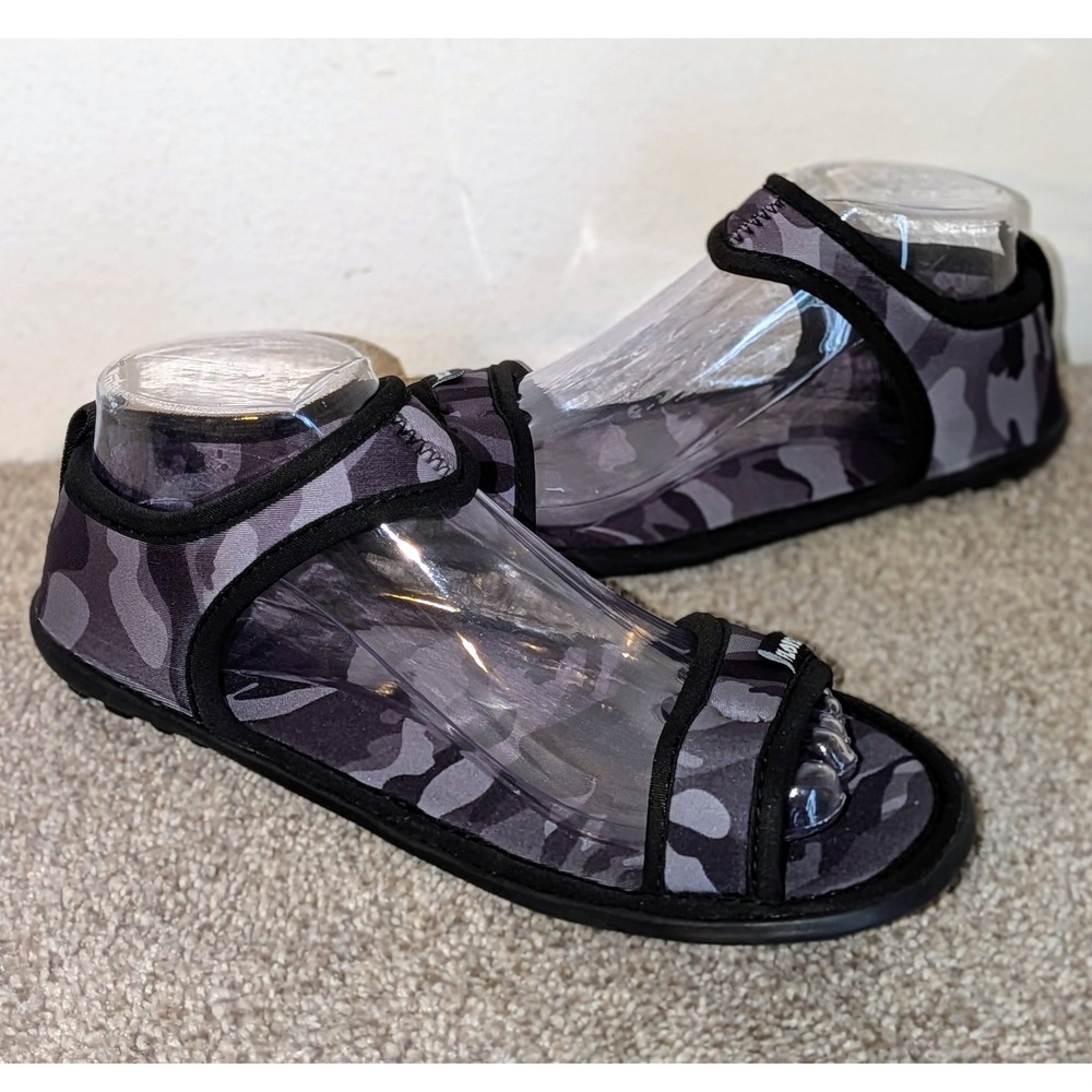 Flopeeze Womens Gray Camo Minimalist Water Outdoor Slip On Sandals Size 7/8 NEW